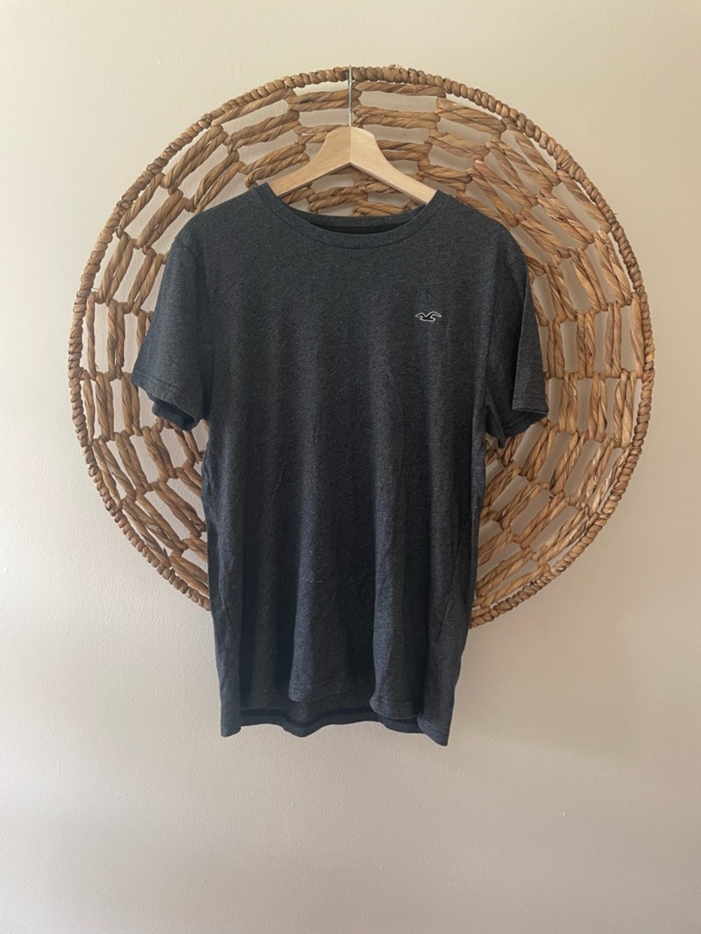 Hollister Men's Short Sleeve Crew Tee - Charcoal Gray